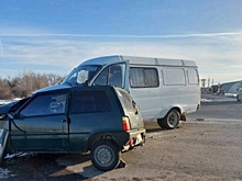Под Волгоградом «Газель» протаранила отечественную легковушку