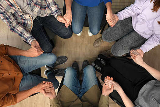 Психолог Ярасова: женщины в кризисе среднего возраста чаще попадают в секты