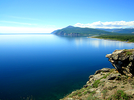 Байкал «задыхается» от туристов: нужно ли ограничивать доступ к заповедному озеру