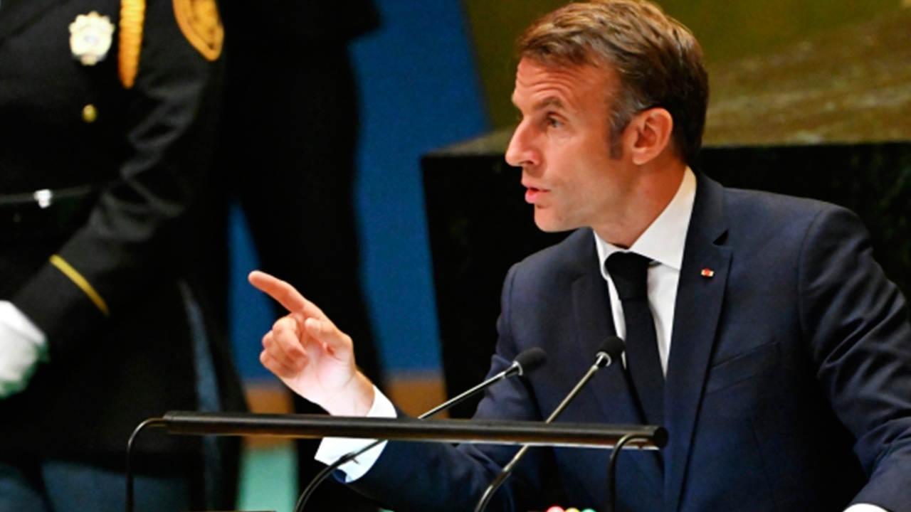 Макрон обсудил с Пезешкианом новую систему безопасности в регионе