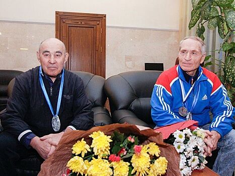 Заслуженные конькобежцы Омской области достойно завершили сезон