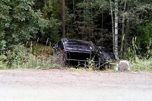 «Ленд Крузер» перевернулся на карельской трассе
