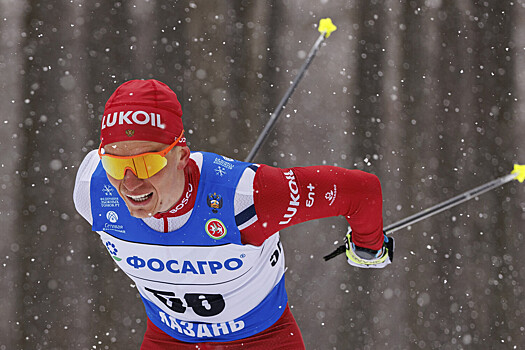 FIS не стала пояснять отказ Большунову в нейтральном статусе