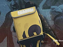 Жительница Новосибирска в соцсетях пожаловалась на курьера, который пнул бабушку в переходе