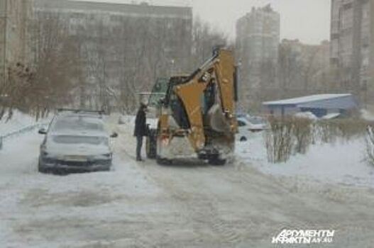 С улиц Оренбурга снег вывозят по ночам