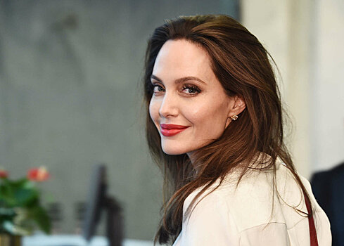«Я не стану встречаться с мужчиной, изменяющим жене»: чем запомнилась поклонникам Джоли