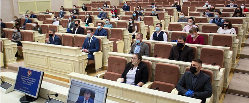 В Удмуртии состоялась первая сессия Молодежного парламента республики пятого созыва