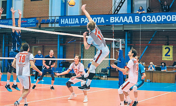Волейбольная "Нова" обыграла на выезде челябинское "Динамо"