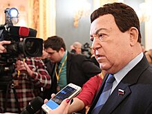 Кобзон назвал слухи о смерти Хворостовского провокацией