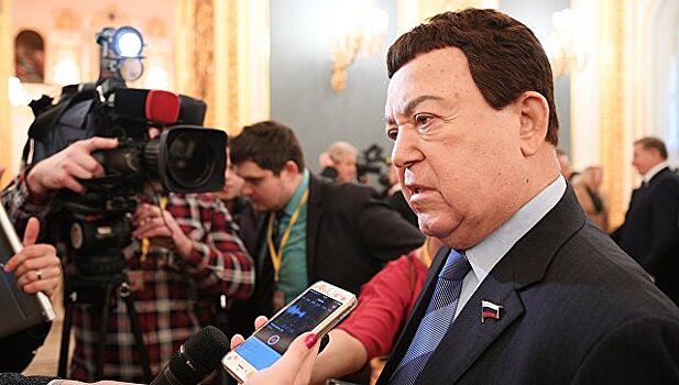 Кобзон назвал слухи о смерти Хворостовского провокацией