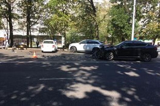 Неопытный водитель устроил тройное ДТП с двумя пострадавшими в Ставрополе