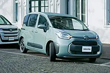 Микровэн Toyota Sienta уже приехал в Россию