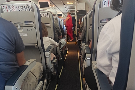 Пассажирский самолет Sukhoi Superjet 100 загорелся при посадке в Анталье: «Все плакали и кричали»