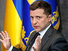 Зеленский подписал закон "об олигархах"