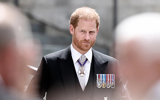 Принц Гарри срочно прибыл в Лондон после новостей о диагнозе Карла III