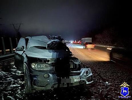 Водитель BMW погиб при столкновении с двумя фурами под Тольятти