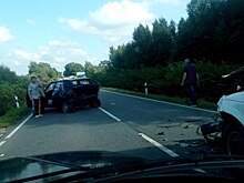 Очевидцы: на старой светлогорской трассе столкнулись два Volkswagen