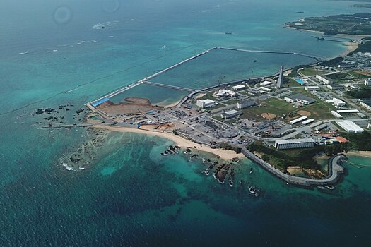Губернатор Окинавы призвал изолировать две американские военные базы