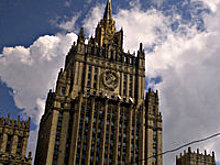 Захарова: на дипобъектах в США остаются "люди в штатском"