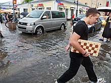 Жители Барнаула плавали по дорогам после мощных ливней