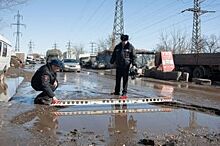 Между кочками и ямами. В Самаре проверили качество дорожного покрытия