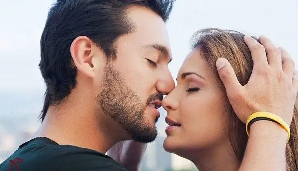 Мужчины тоже обращают внимание на запах, но отдают предпочтение тем ароматам, которые гармонируют с женщинами. 