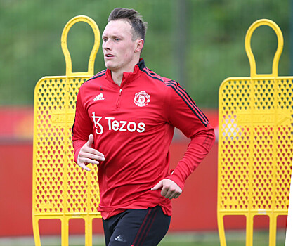 «Манчестер Юнайтед» объявил об уходе Фила Джонса