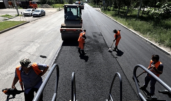 В Волгограде начали искать подрядчика для ремонта дорог в 2022 году