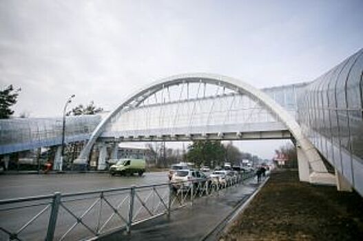 В районе воронежского памятника танку открыли новый надземный переход