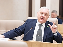 Екатеринбургский депутат приревновал чиновников к Ксении Собчак