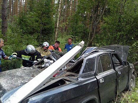 Водителя «Волги» убило бетонным столбом