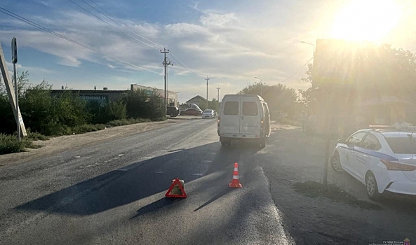 Под Волгоградом пьяный пешеход потерял равновесие и попал под машину