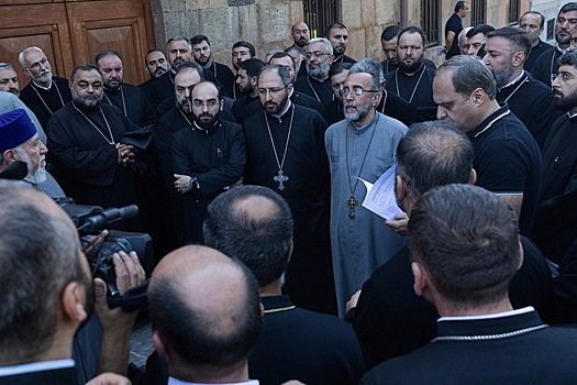 Архиепископа Аджапахяна задержали по подозрению в призывах к свержению власти