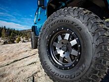 Подготовленный к суровому бездорожью Jeep разыграют в лотерею