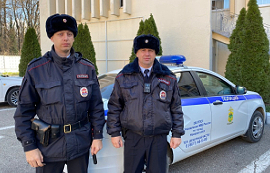 В Новороссийске полицейские первыми пришли на помощь при пожаре