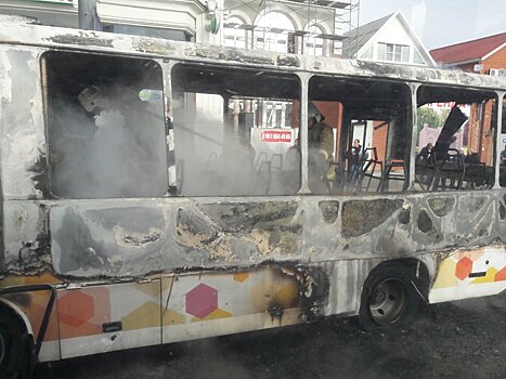 Маршрутка с пассажирами загорелась в центре Краснодара