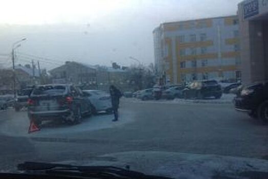 В машину главы администрации Ульяновска въехал BMW