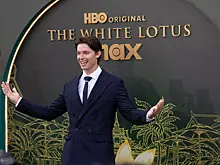 Сын Арнольда Шварценеггера получил роль в «Белом Лотосе» благодаря помощи родственника