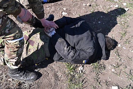 Боец ВСУ "Джеки Чан" застрял в трубе бункера ВС РФ
