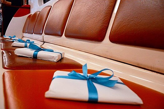 Книга в подарок: пассажиров Тбилисского метро приятно удивили