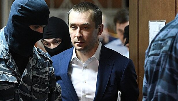 Защита Захарченко обжаловала изъятие имущества
