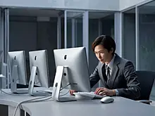 Google и Apple попросили часть своих сотрудников не уезжать из США