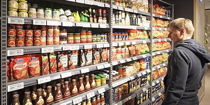 В Роспотребнадзоре рассказали, сколько просроченных продуктов не пустили в магазины Москвы