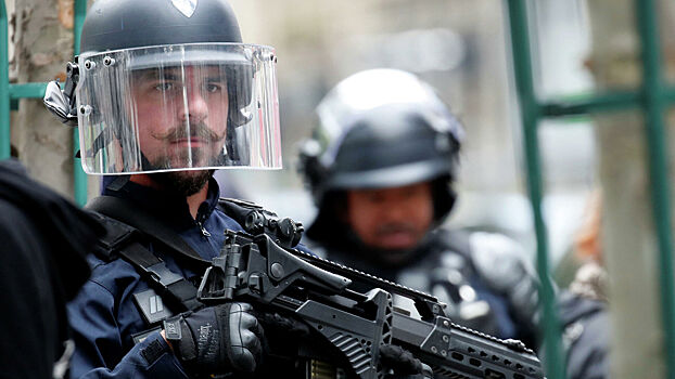 В пригороде Парижа зарезали полицейскую