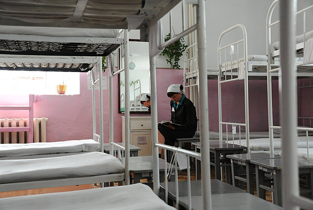 Почему учителей и врачей не хватает в колониях Казахстана