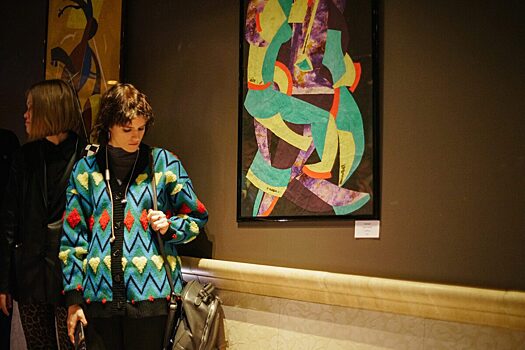 Выставка «Бумажный рубеж» художника-авангардиста Владимира Кордюкова открылась в галерее отеля Domina
