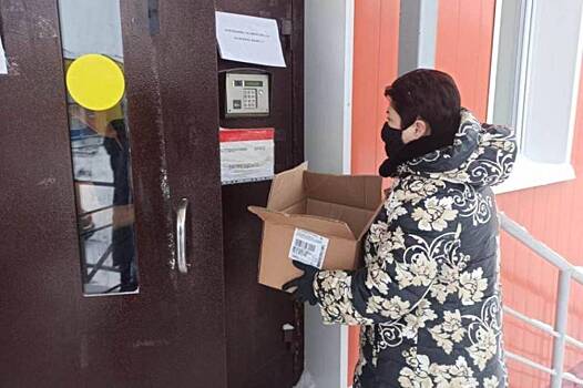 На Ямале волонтеры обеспечивают врачей горячим питанием