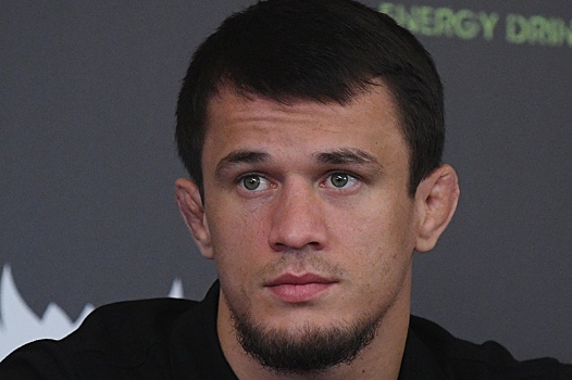 Усман Нурмагомедов защитил титул чемпиона Bellator