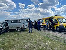Человек погиб в ДТП с микроавтобусом в Саратовской области, семеро пострадали