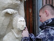 К Новому Году в Подпорожье завершат скульптуру Путина